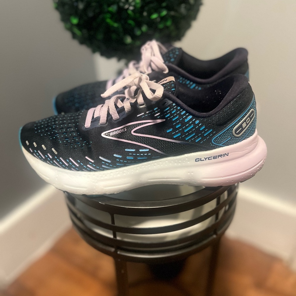 Brooks Black and Teal Athletic Sneakers - Picture 3 of 9